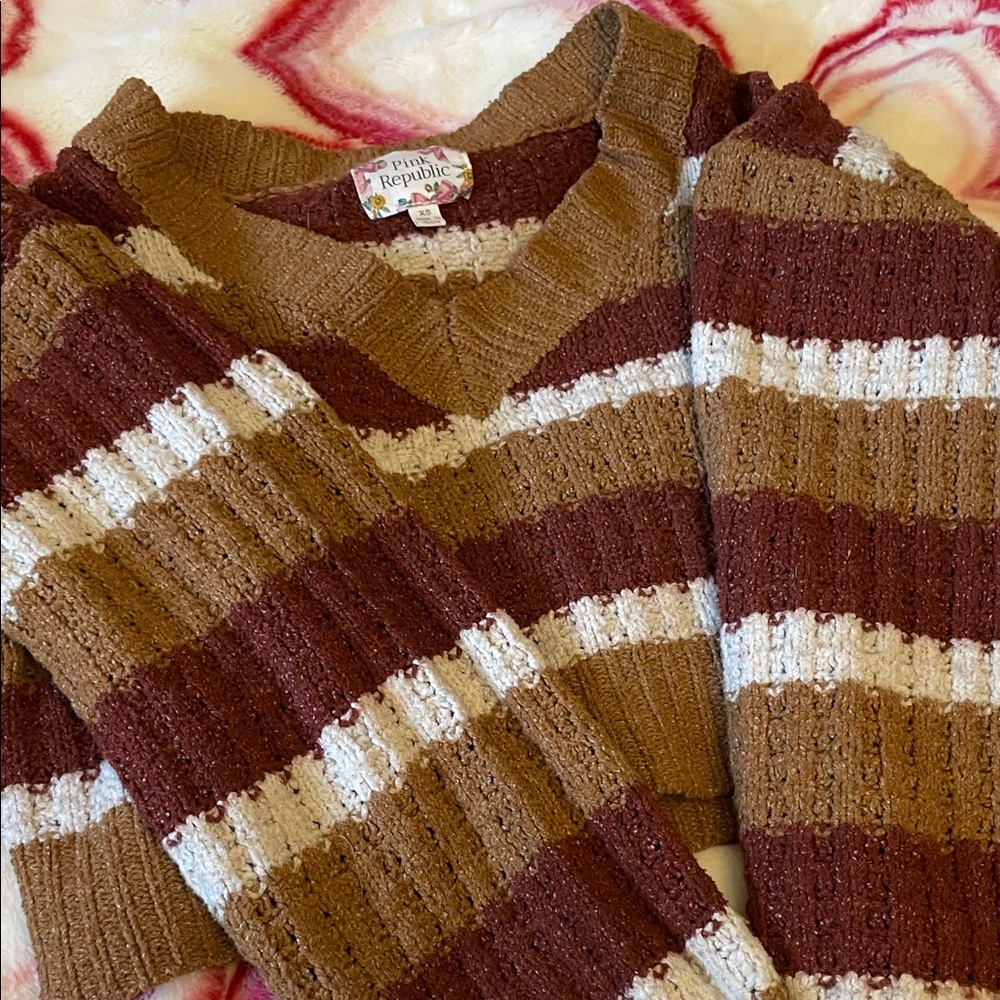 Pink Republic Ribbed V-Neck Sweater in Brown, Cream & Burgundy